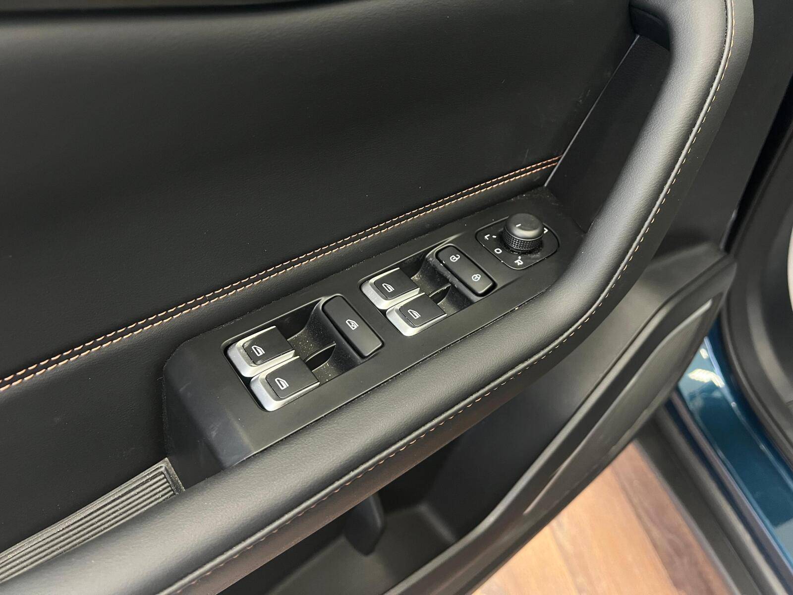 Geely Okavango Flagship 2.0T 7DCT 2WD