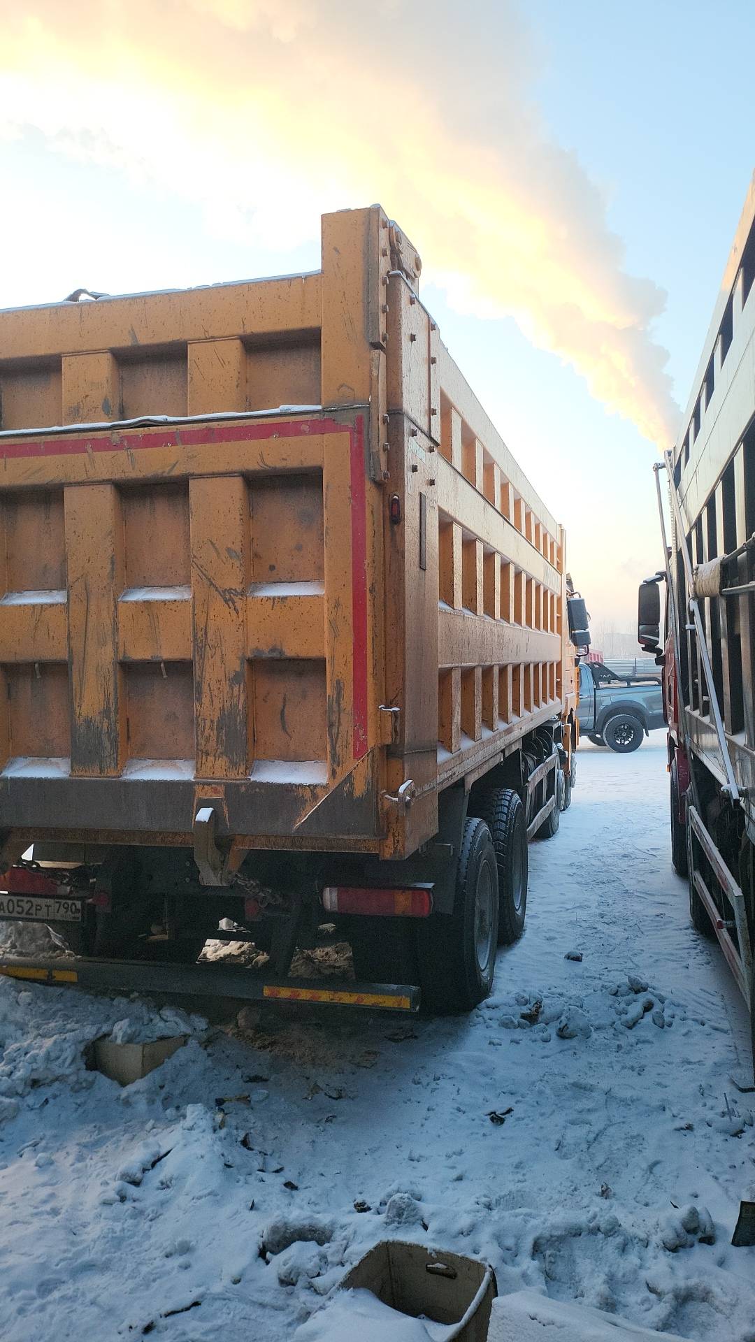 Shacman SX3318DT366 8x4,  130 000 км, 2021 года в лизинг