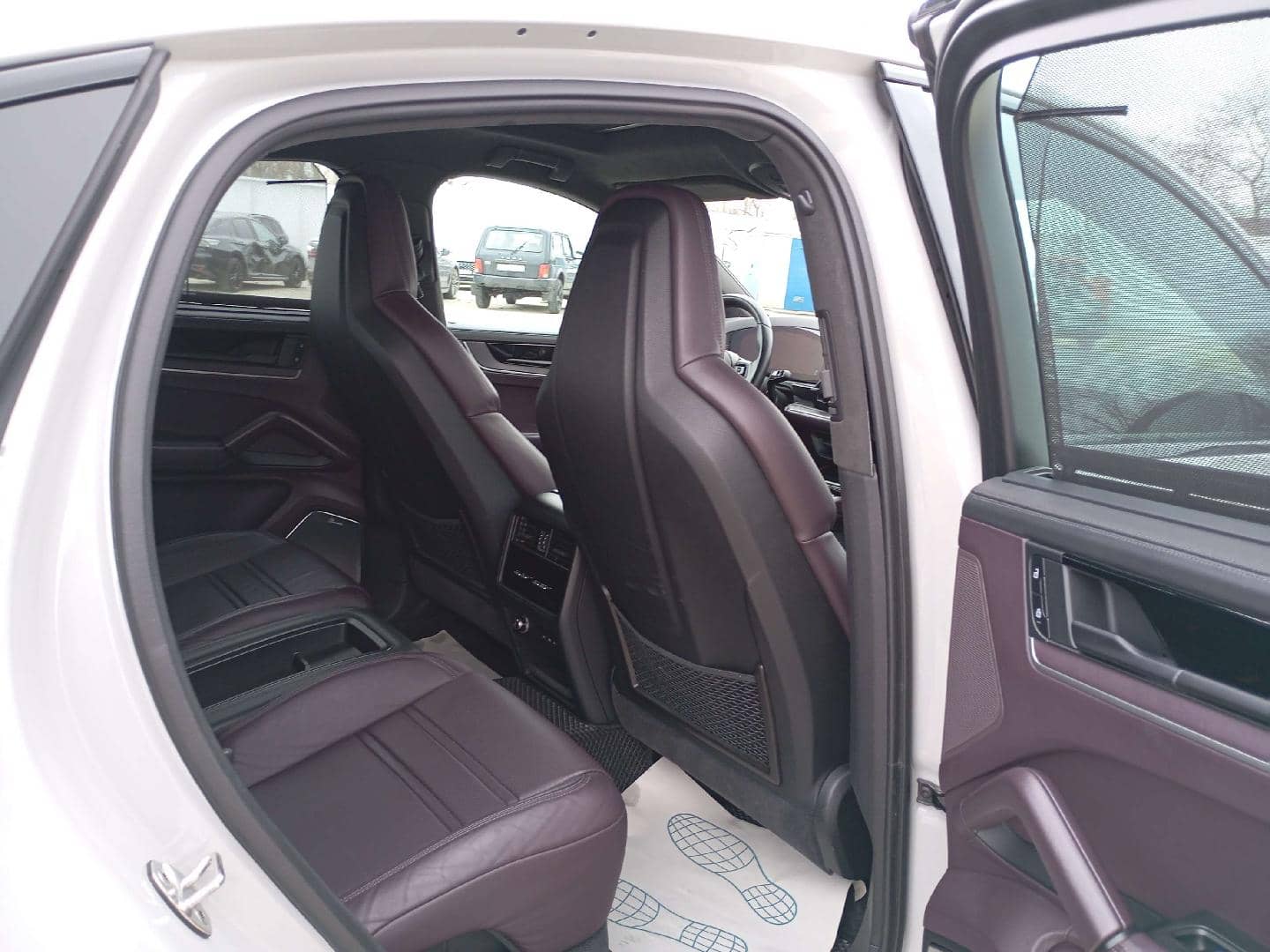 Porsche Cayenne,  33 841 км, 2023 года в лизинг