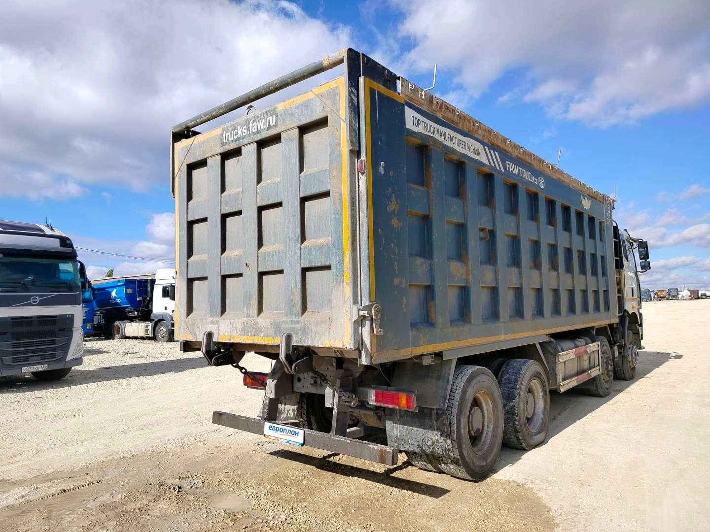FAW CA3310P66K24T4E5 8х4,  153 008 км, 2023 года в лизинг