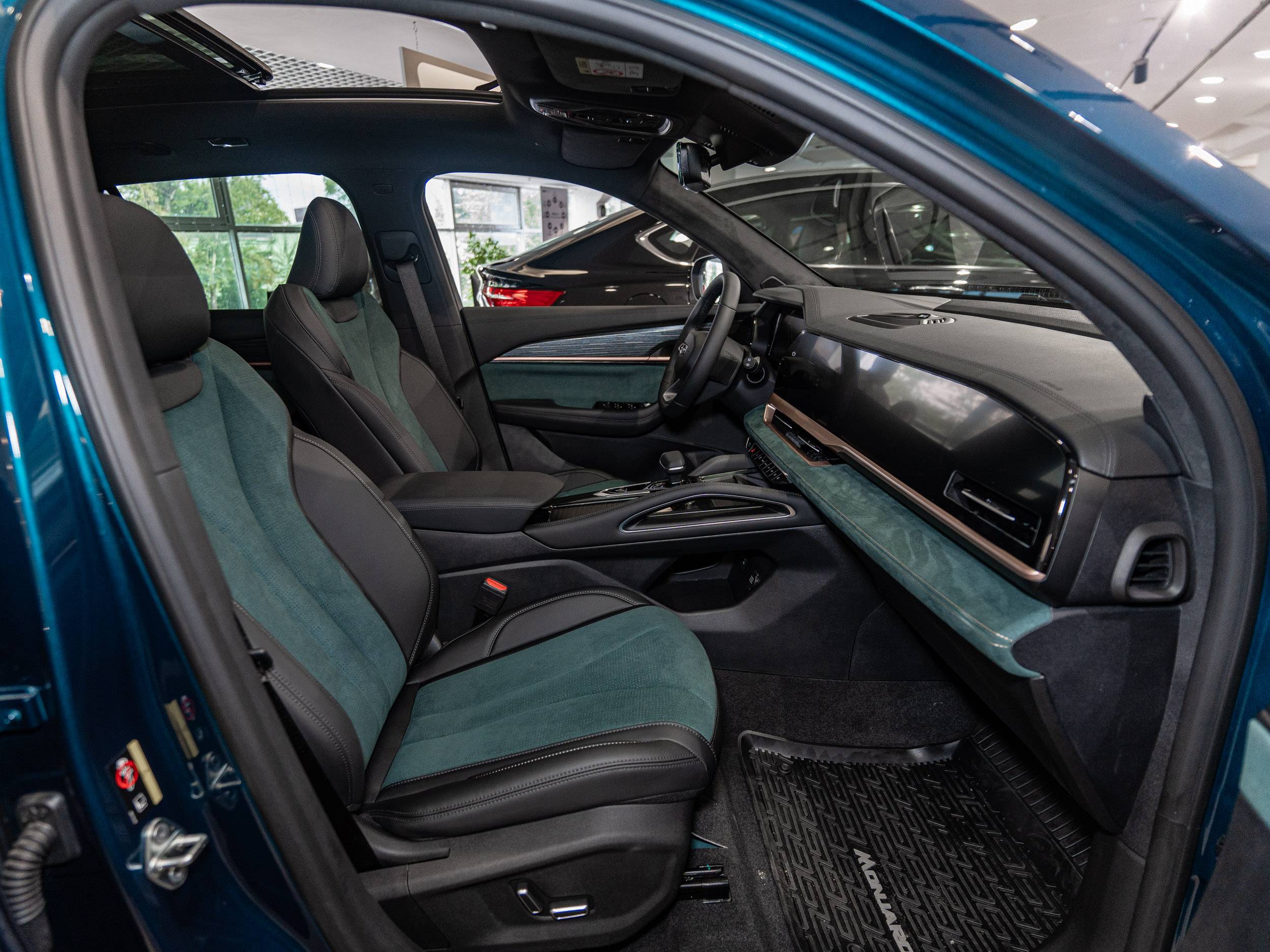 Geely Monjaro Exclusive 2.0T (238 hp) 8AT 4WD