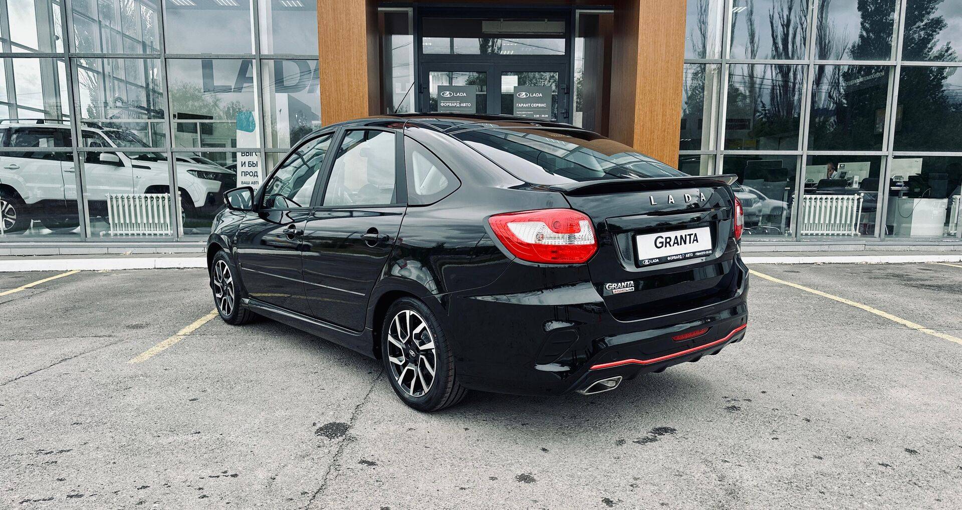 Lada Granta Sportline седан Comfort 24 1.6 106hp 5MT