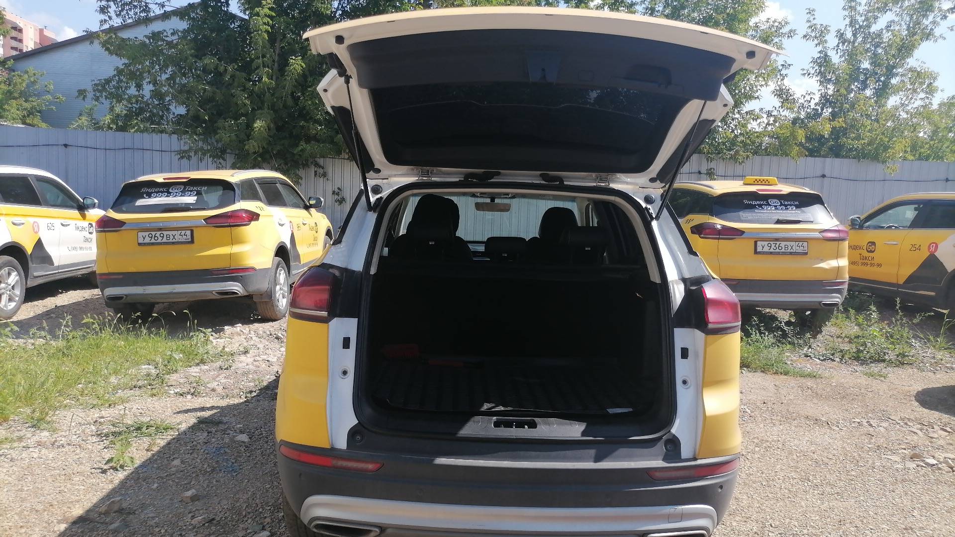 Geely Atlas Pro,  252 255 км, 2022 года в лизинг
