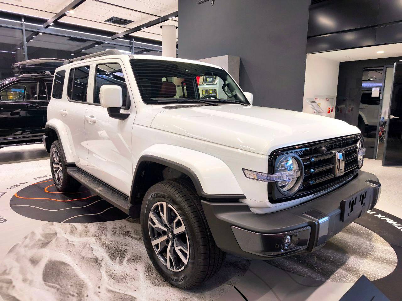 Tank 300 City Premium 2.0 8AT 4WD