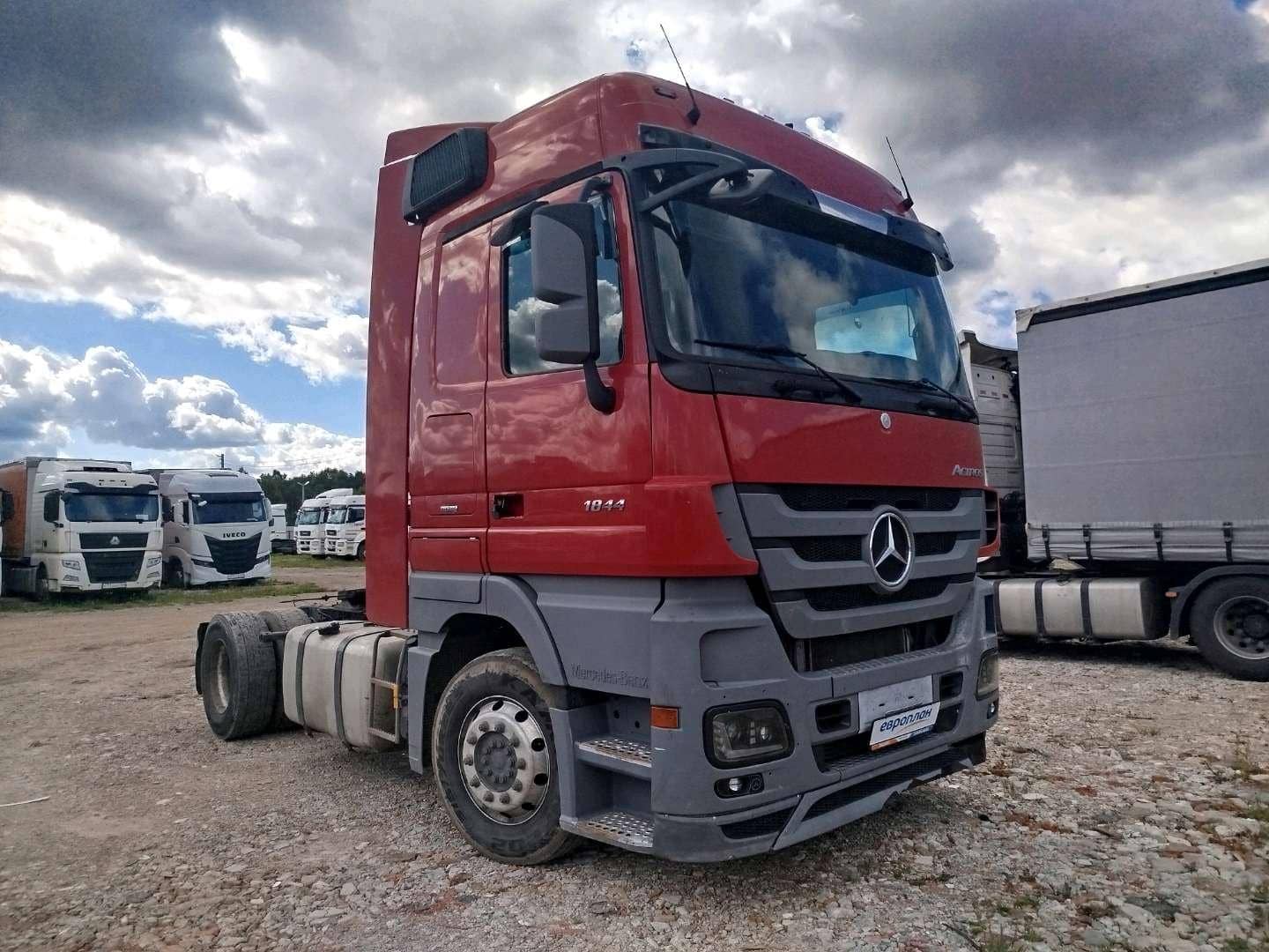 Mercedes-Benz Actros 3 1844 LS 4x2 (L),  1 400 000 км, 2018 года в лизинг