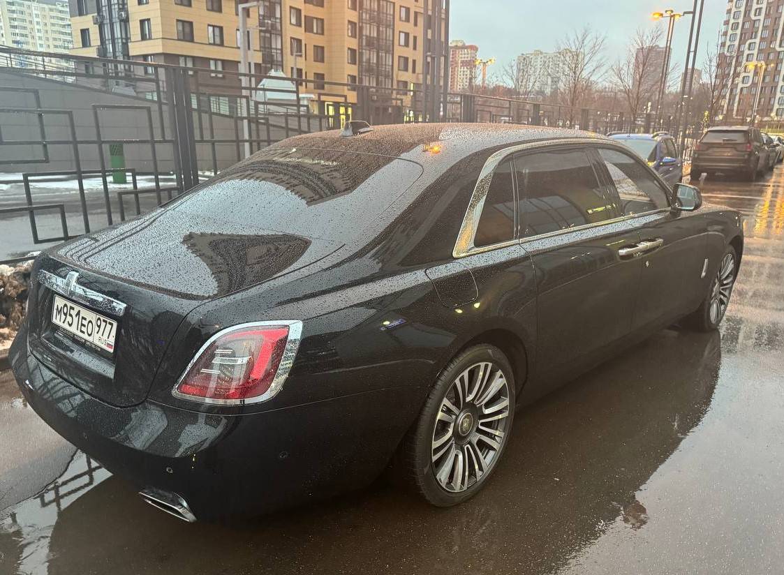 Rolls-Royce Ghost,  8 150 км, 2021 года в лизинг