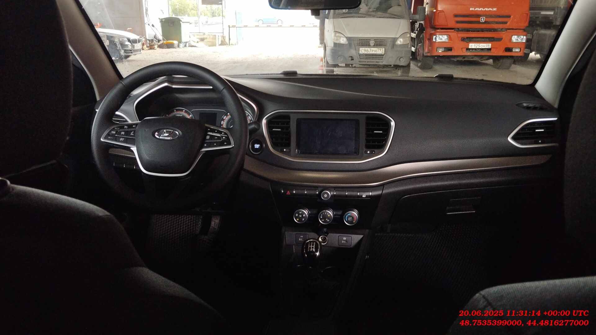 Lada Vesta седан,  14 687 км, 2024 года в лизинг