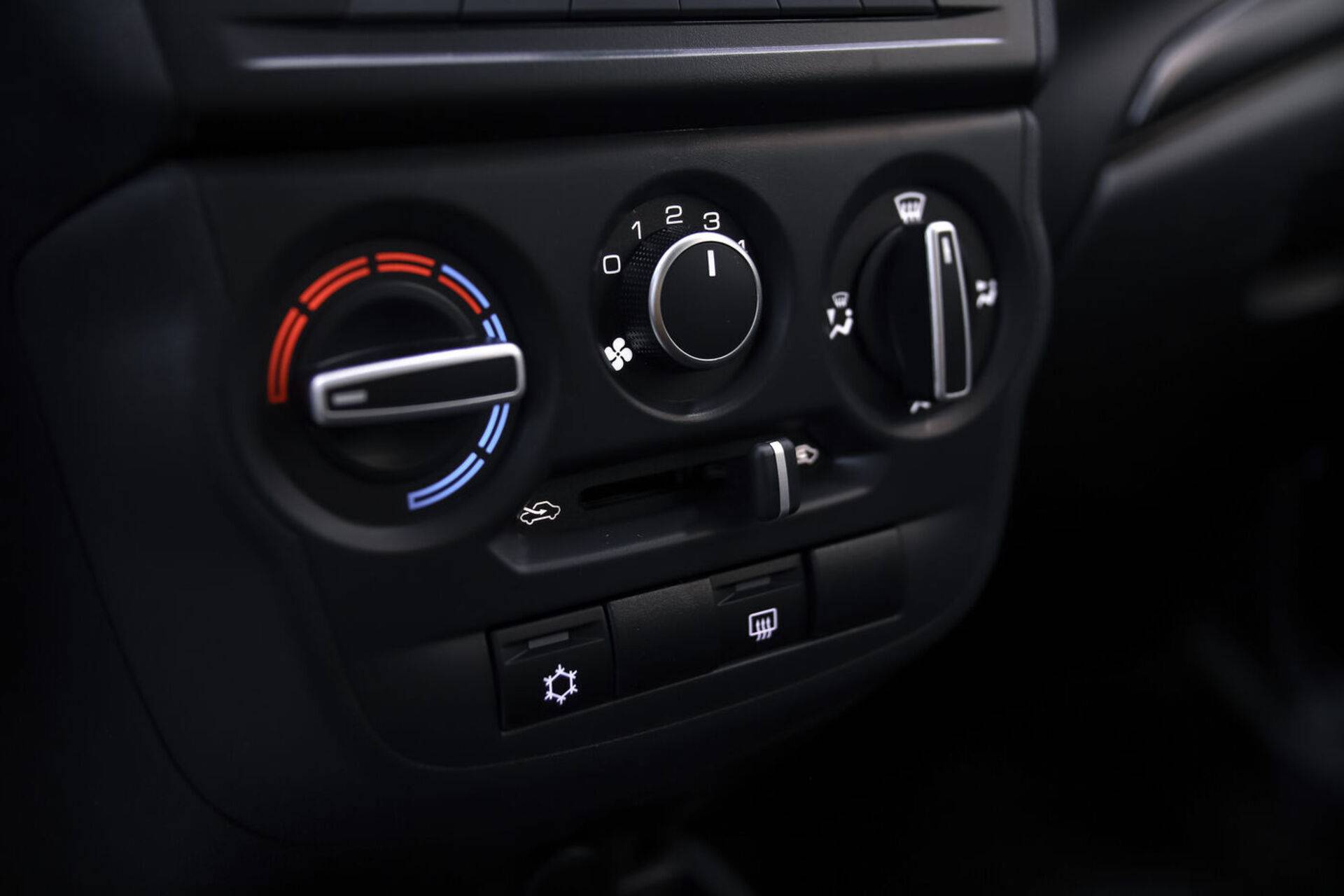 Lada Granta седан Comfort'24 1.6 90hp 5MT