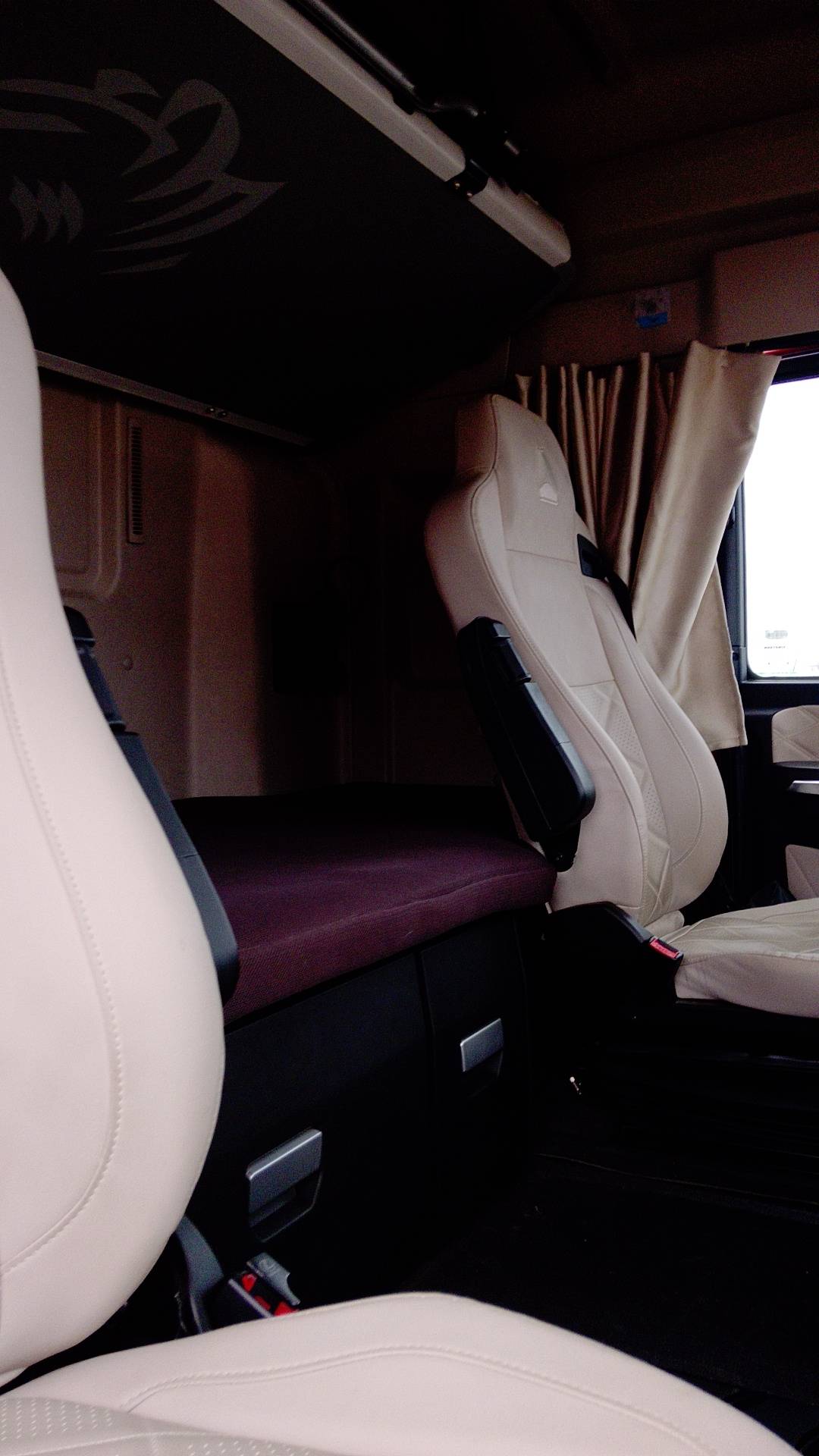 Sitrak C7H MAX ZZ4186V391HE,  242 122 км, 2023 года в лизинг