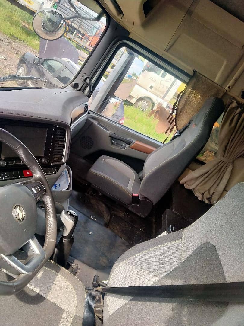 Shacman SX42566V324,  264 697 км, 2023 года в лизинг