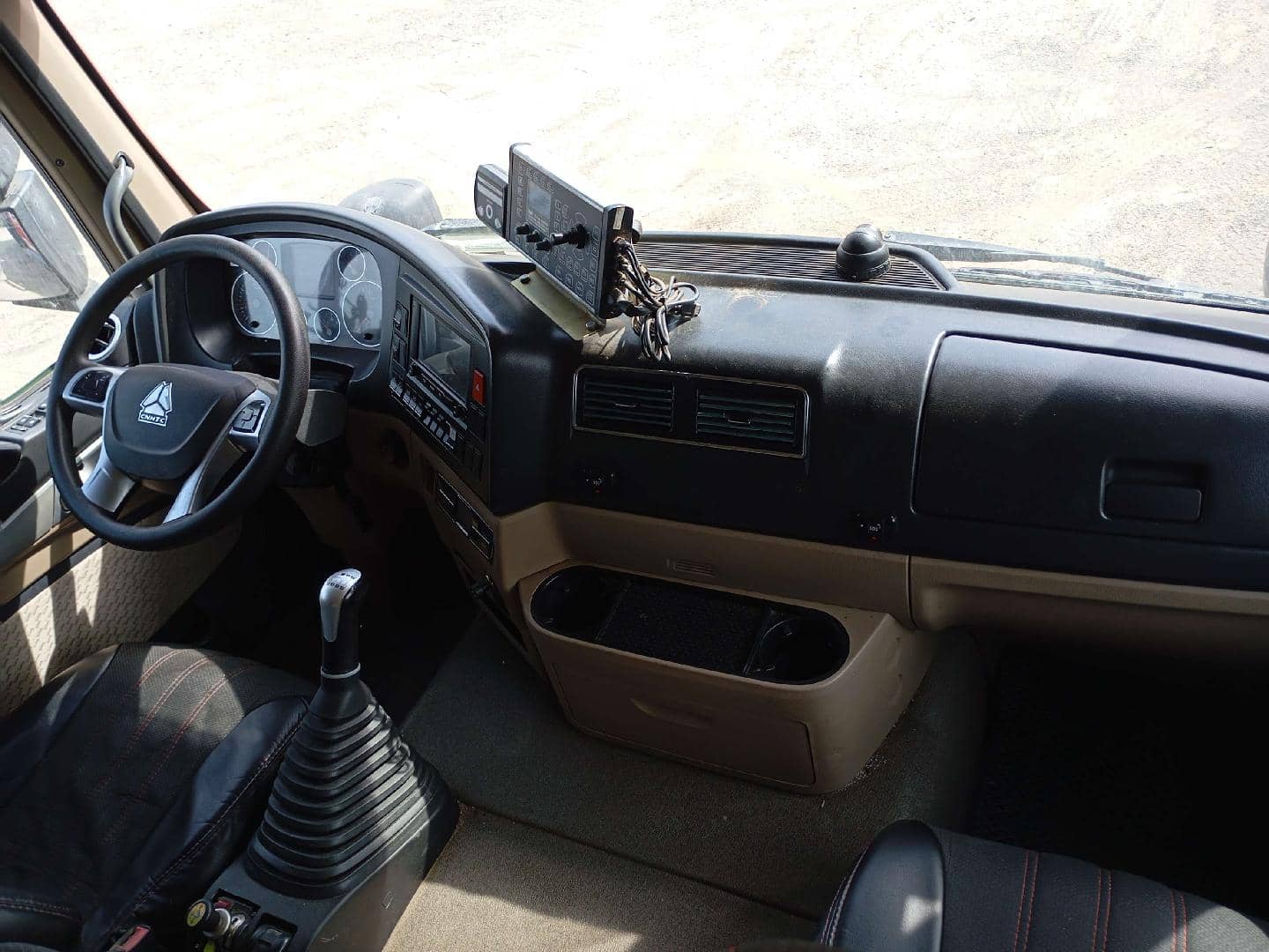 HOWO ZZ3256V384GE 6x4,  150 963 км, 2023 года в лизинг