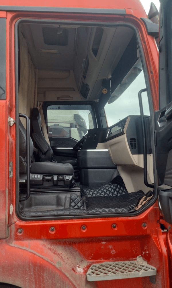 Sitrak C7H MAX ZZ4186V391HE,  407 904 км, 2023 года в лизинг