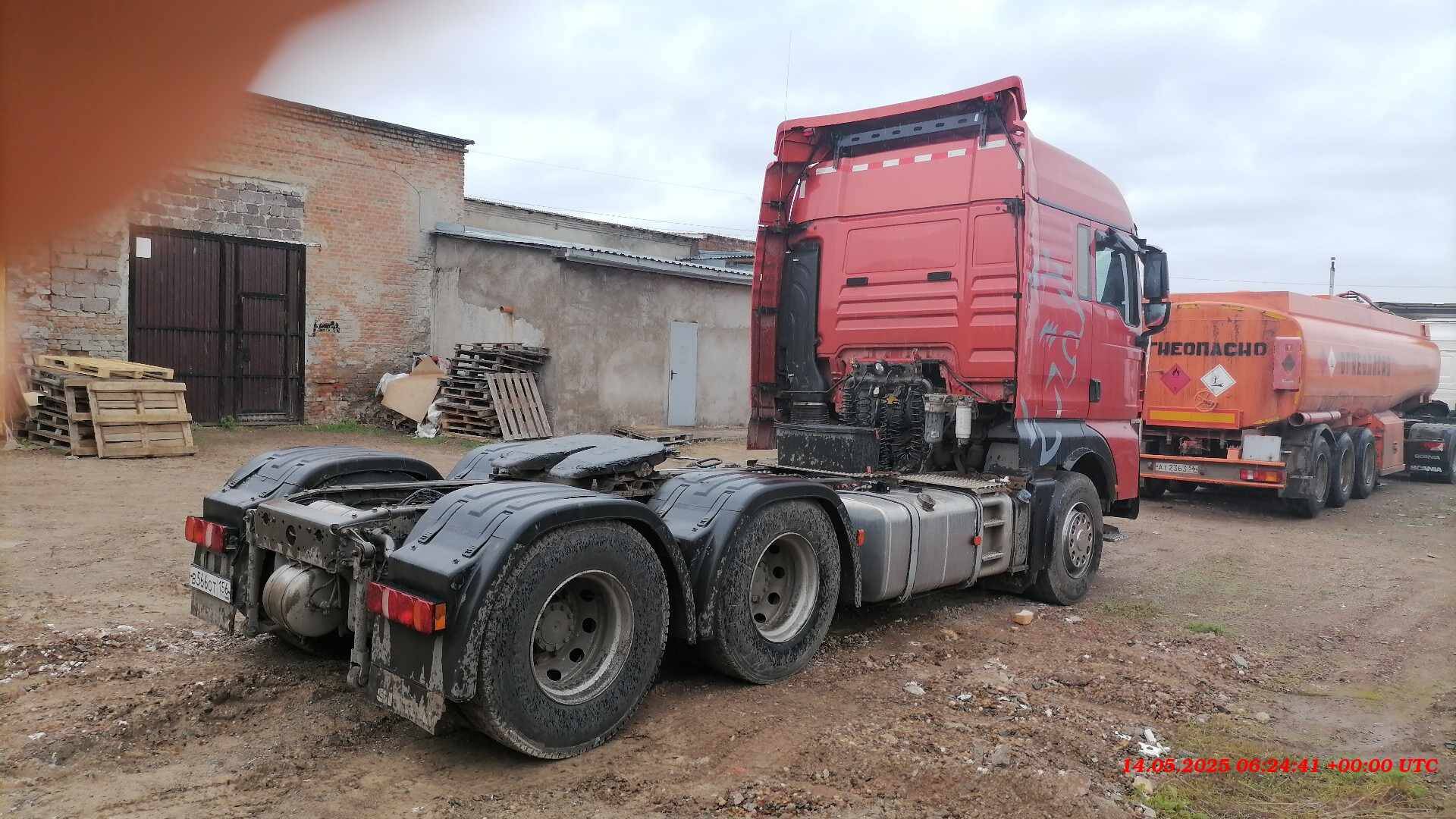 Sitrak С7Н MAX 6×4 ZZ4256V364HE,  318 587 км, 2022 года в лизинг