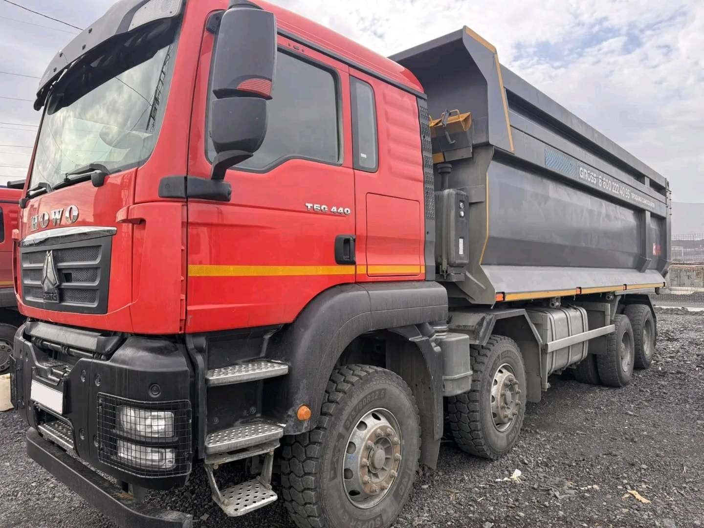 HOWO ZZ3317V386GE1 8х4,  99 733 км, 2023 года в лизинг