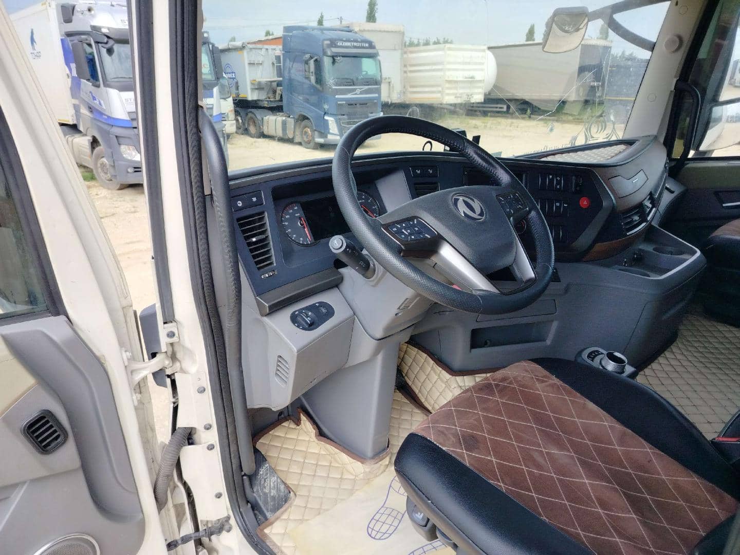 DongFeng GX DFH4180 4x2,  371 820 км, 2023 года в лизинг