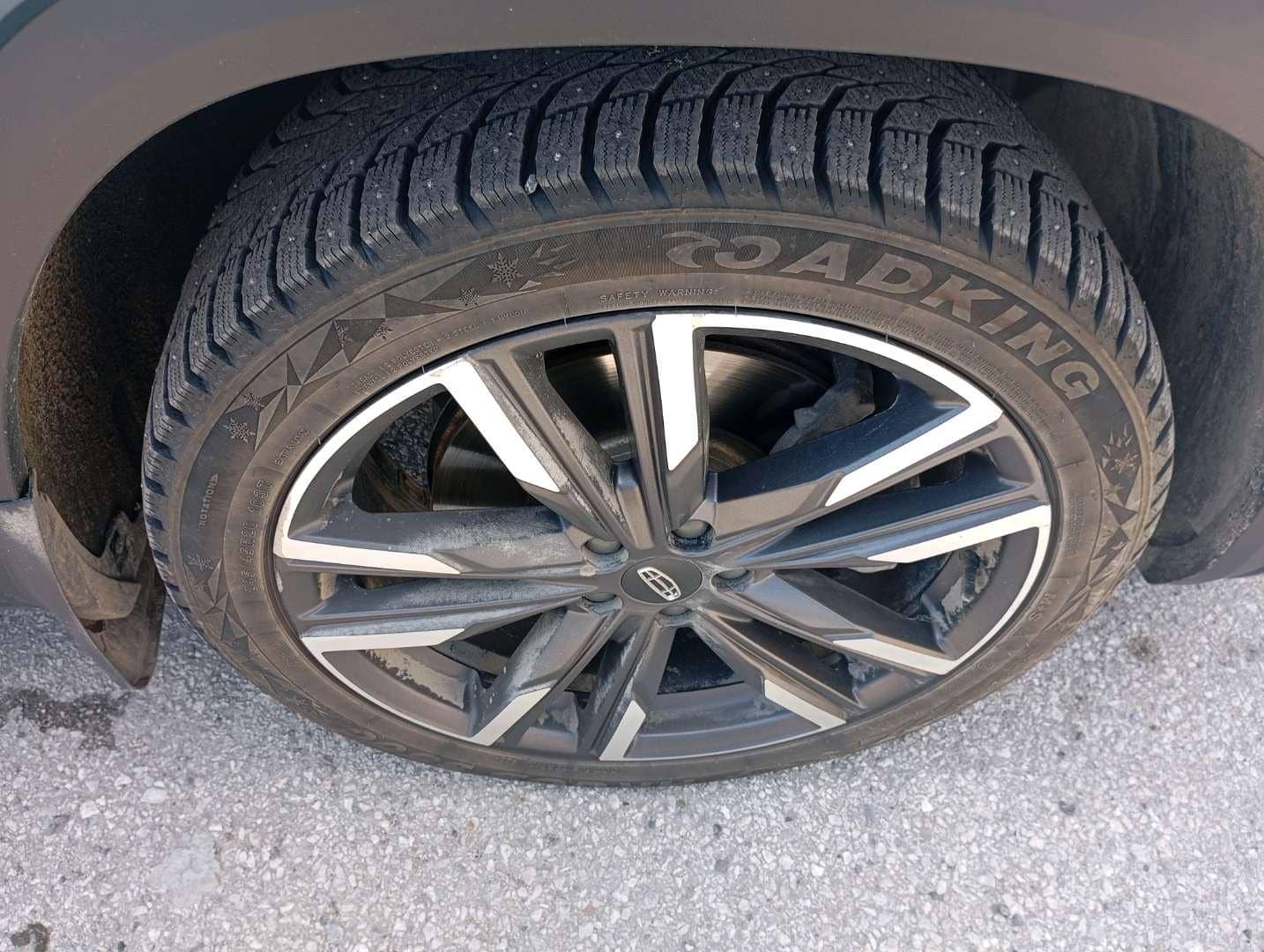 Geely Monjaro,  84 795 км, 2023 года в лизинг