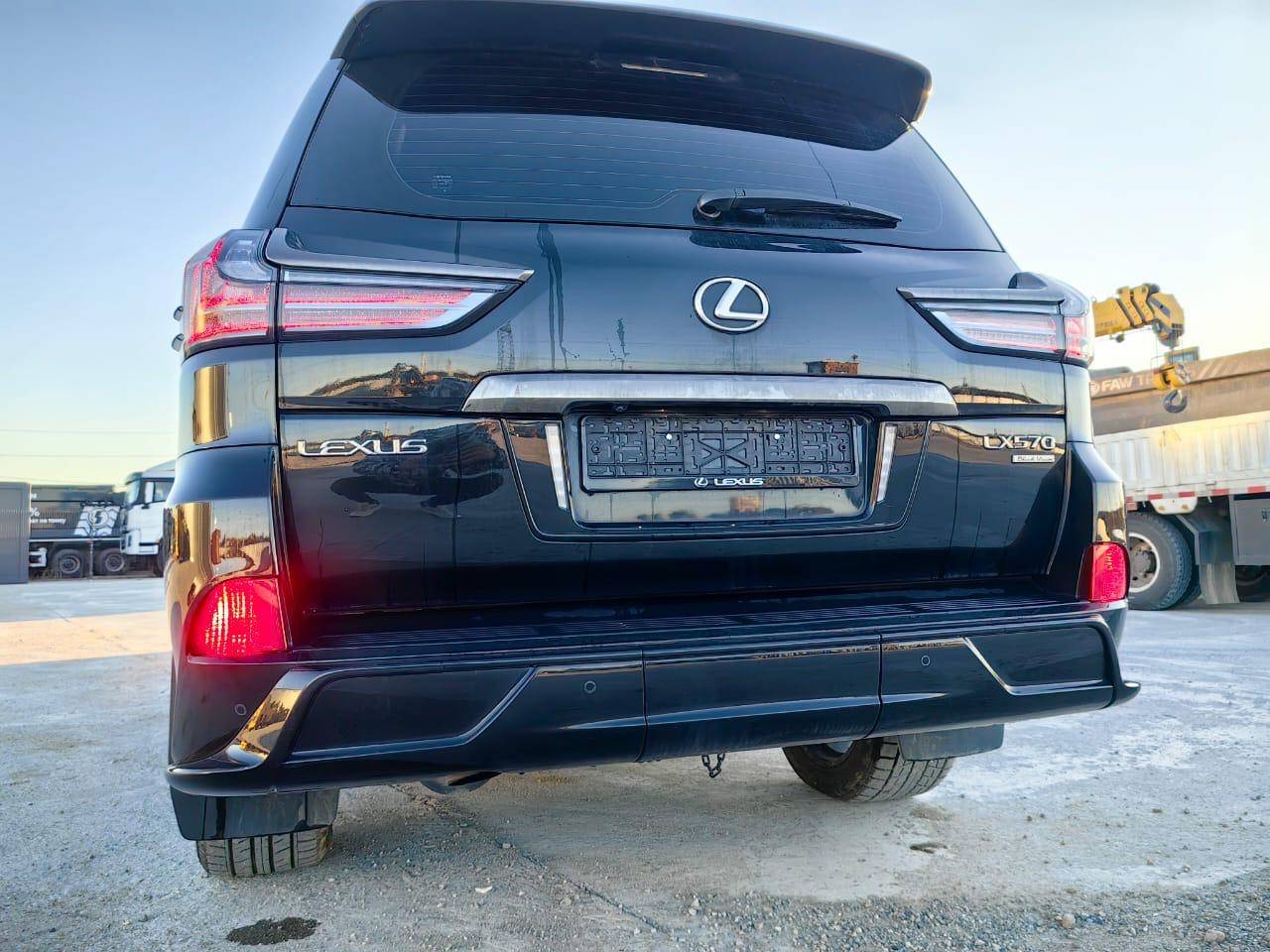 Lexus LX 570,  80 786 км, 2020 года
