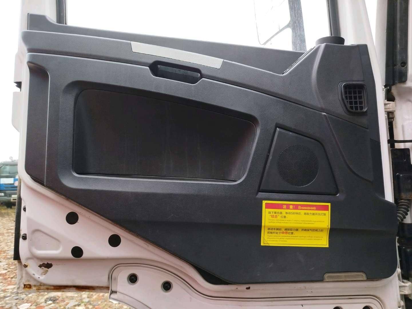 Shacman SX33186T366C,  328 184 км, 2022 года в лизинг