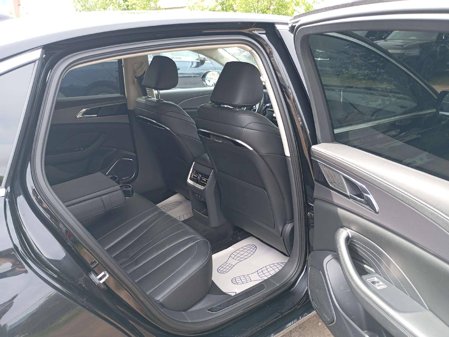 Hongqi H5,  198 407 км, 2024 года в лизинг