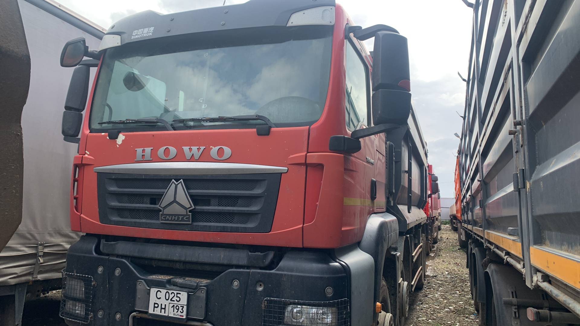 HOWO ZZ3317V386GE1 8х4,  225 630 км, 2022 года в лизинг