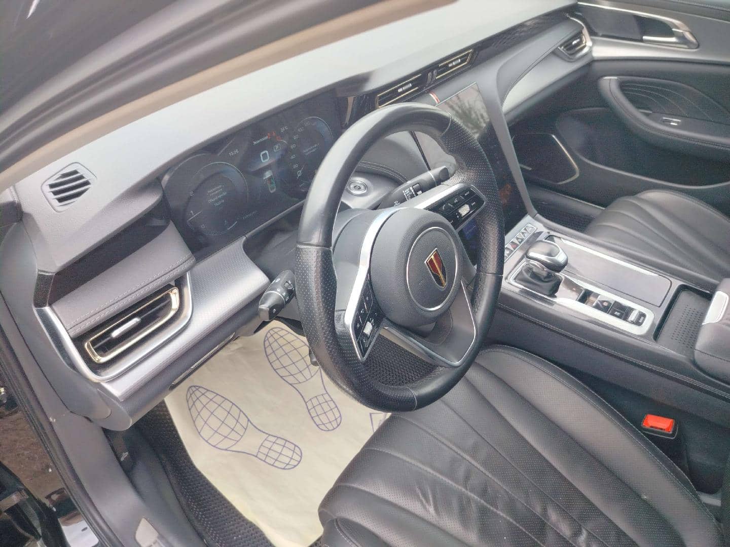 Hongqi H5,  183 019 км, 2024 года в лизинг
