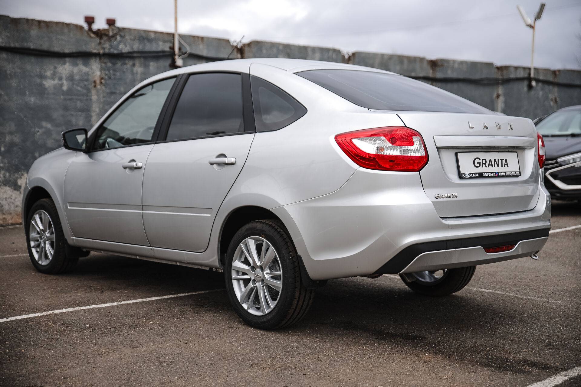 Lada Granta седан Comfort 24 Plus R15 1.6 90hp 5MT