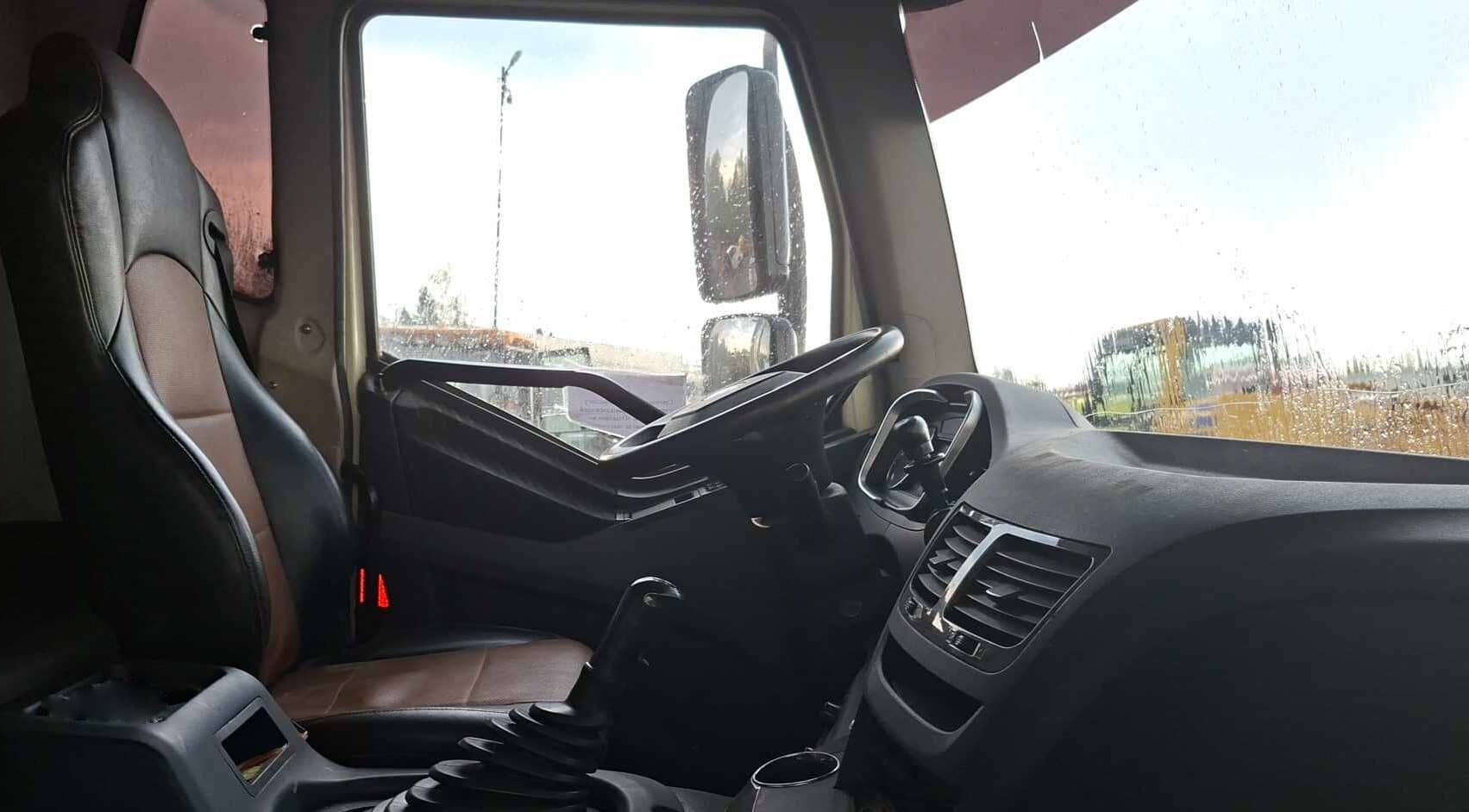 FAW CA3310P66K24T4E5 8х4,  130 795 км, 2023 года в лизинг
