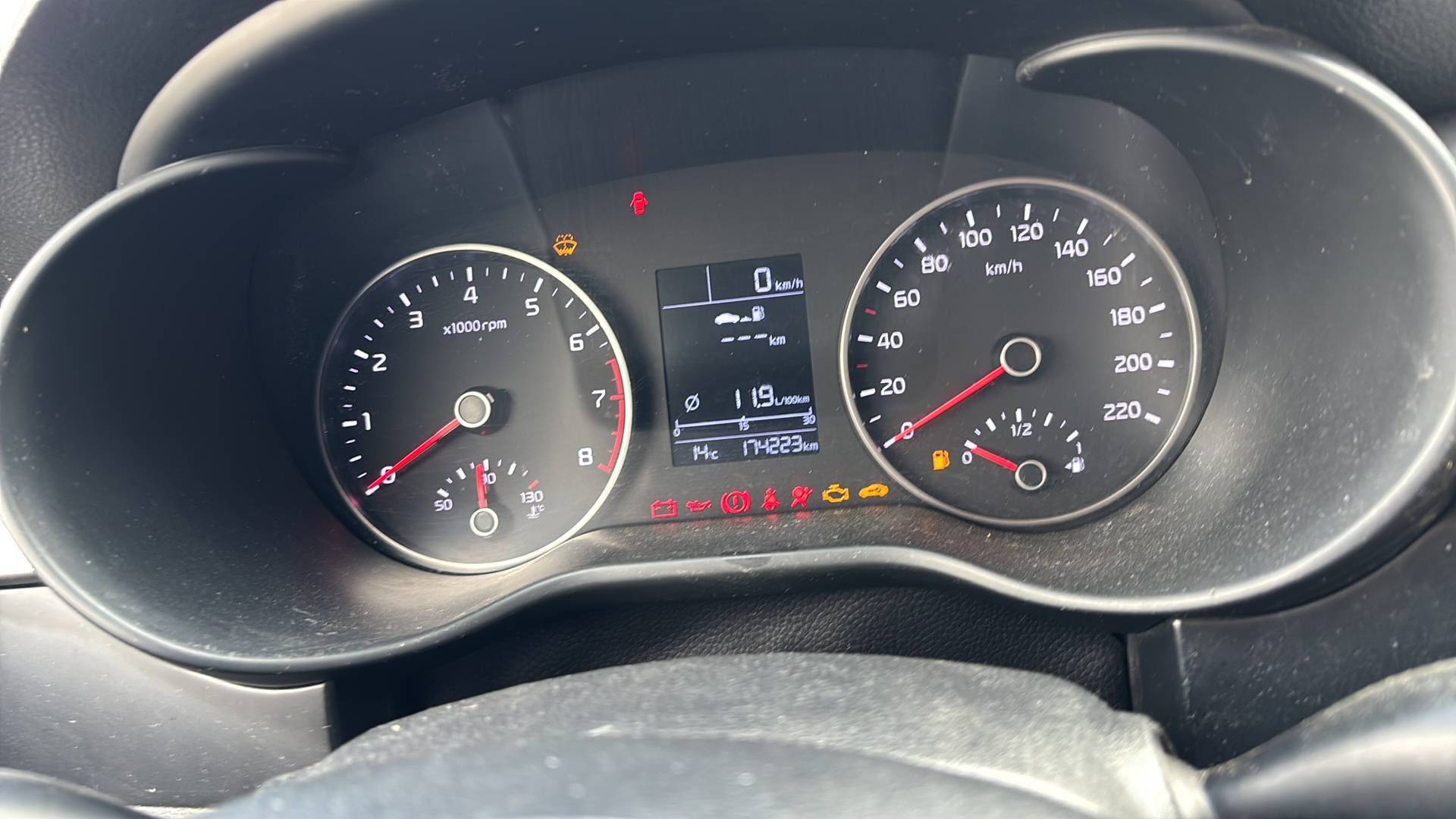 KIA Rio,  174 223 км, 2020 года
