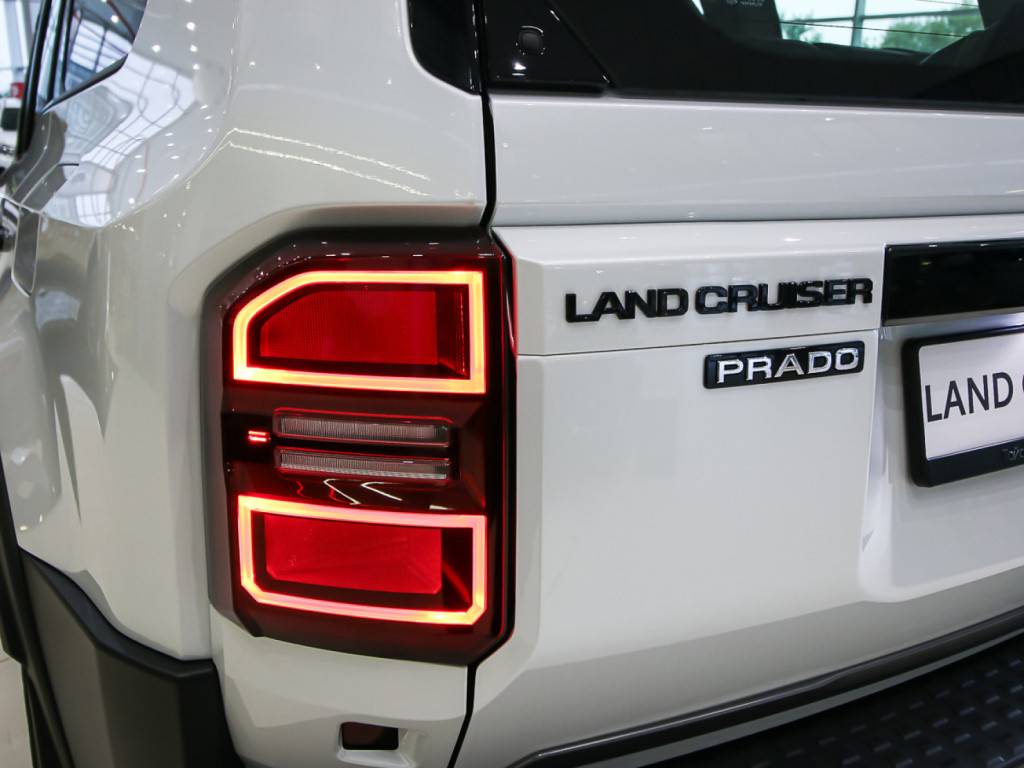 Toyota Land Cruiser Prado VX 2.4 AT