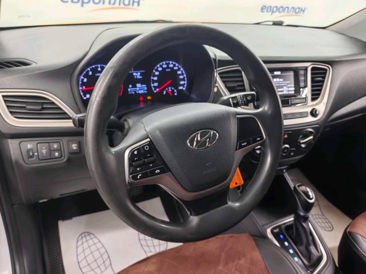 Hyundai Solaris,  418 261 км, 2021 года в лизинг