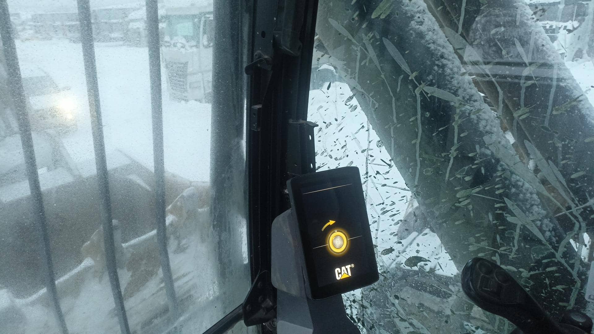 CATERPILLAR 374,  6 686 км, 2021 года в лизинг