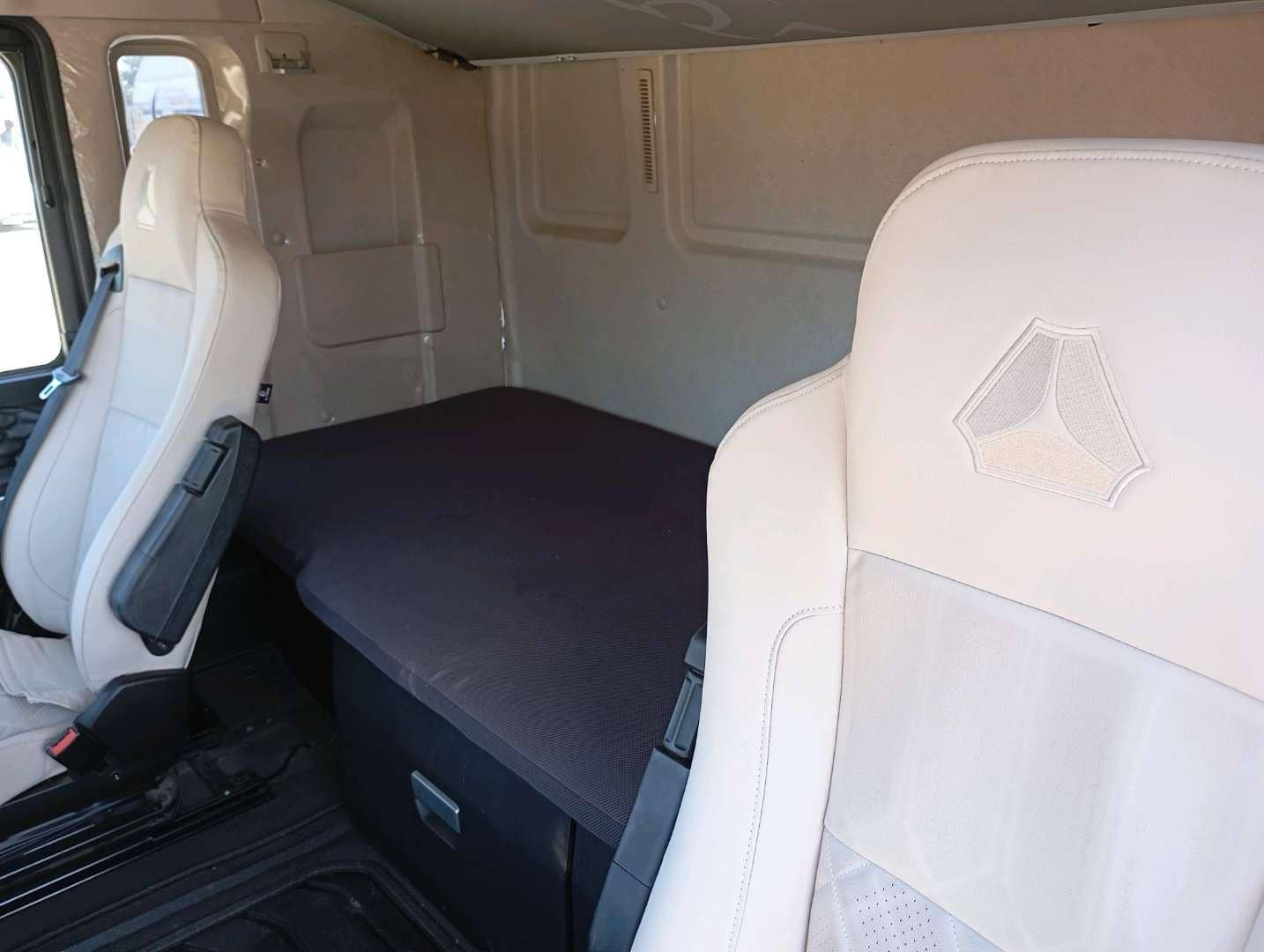 Sitrak С7Н MAX 6×4 ZZ4256V364HE,  137 093 км, 2023 года в лизинг
