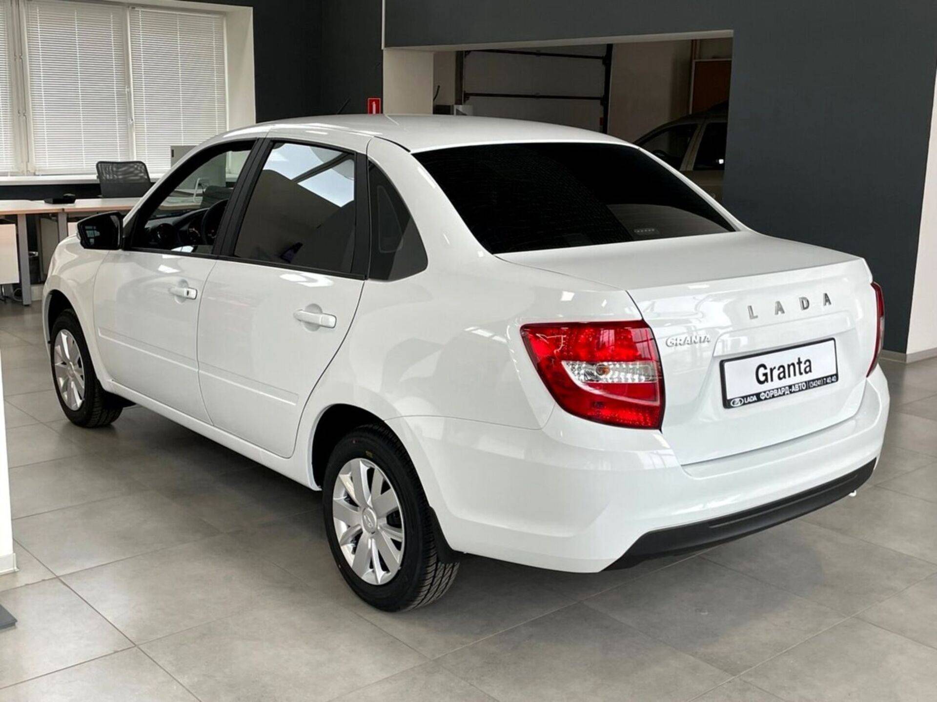 Lada Granta седан Comfort 24 1.6 106hp 5MT