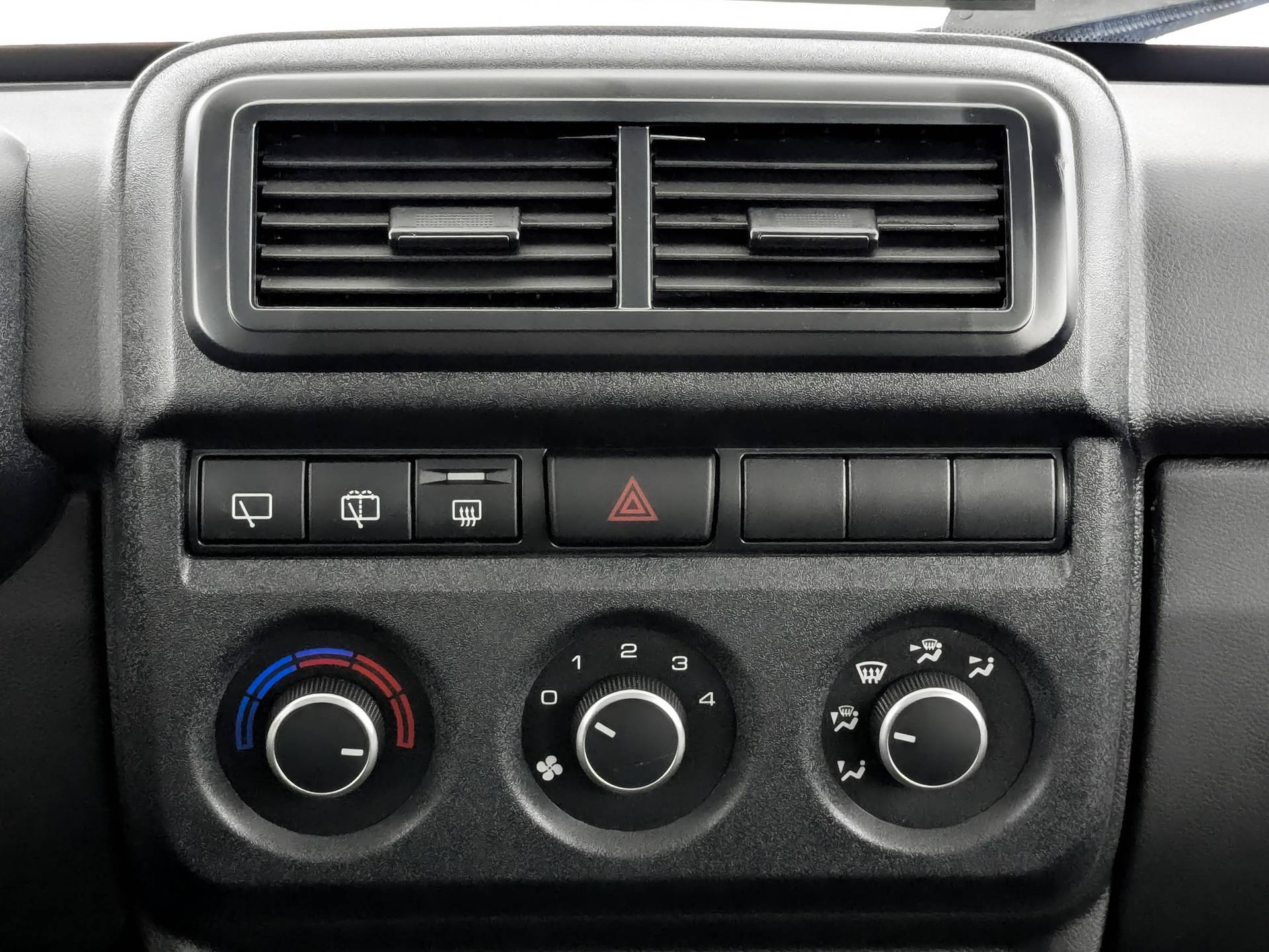 Lada Niva Legend 3 дв Classic 24 1.7 5MT