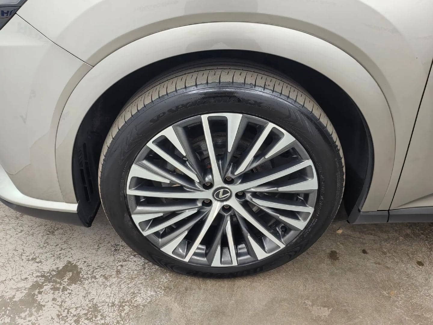 Lexus RX 450h+,  63 006 км, 2023 года в лизинг