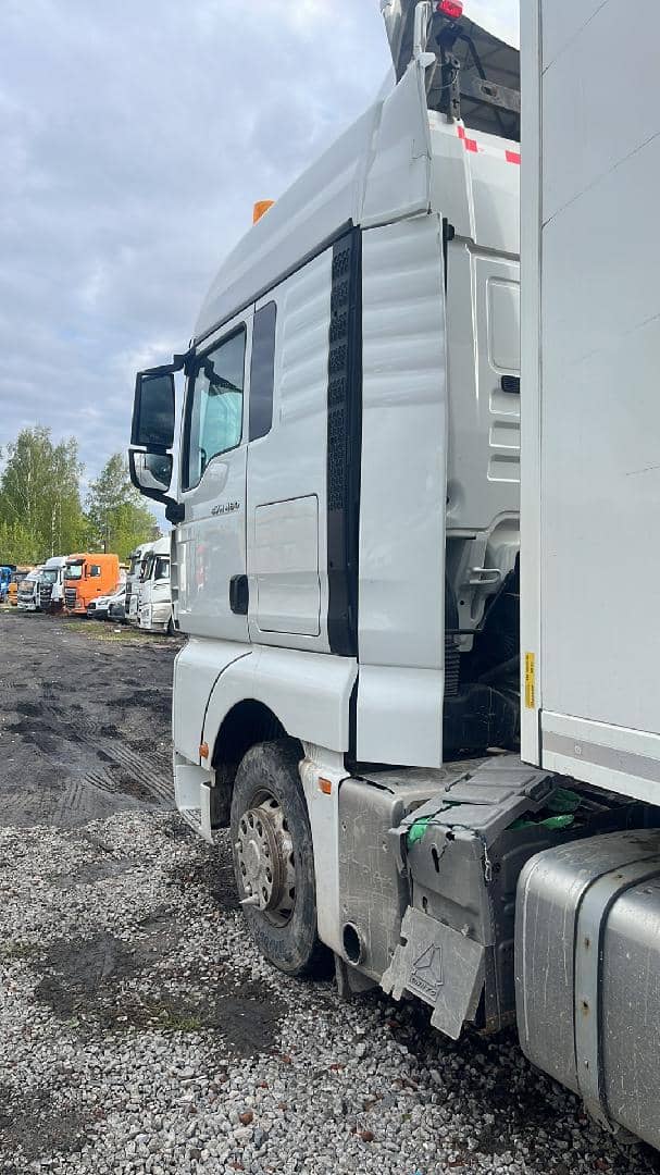 Sitrak C7H 4x2 ZZ4186V361HE,  258 400 км, 2022 года в лизинг