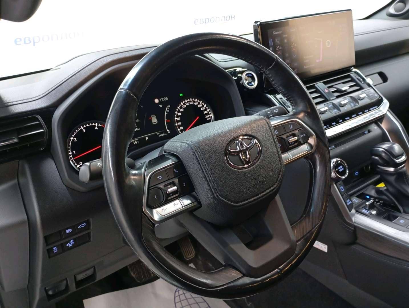 Toyota Land Cruiser 300,  74 165 км, 2021 года в лизинг
