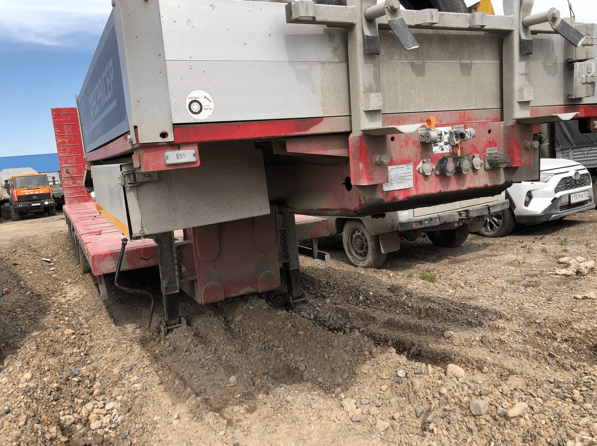 Компания СпецПрицеп Тяжеловоз низкорамный 9942L5