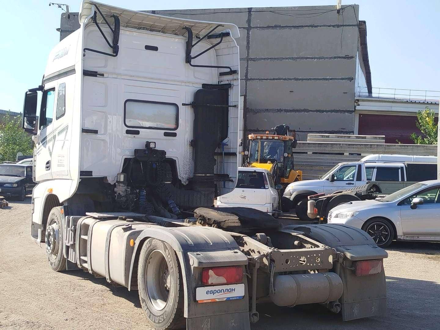 FAW CA4180P77K25E5 4x2,  906 735 км, 2023 года в лизинг