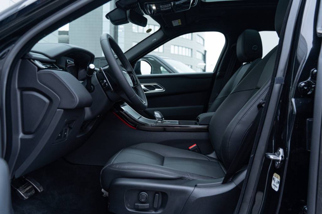 Land Rover Velar 2.0 250 Дайнэмик СЕ (Dynamic SE)