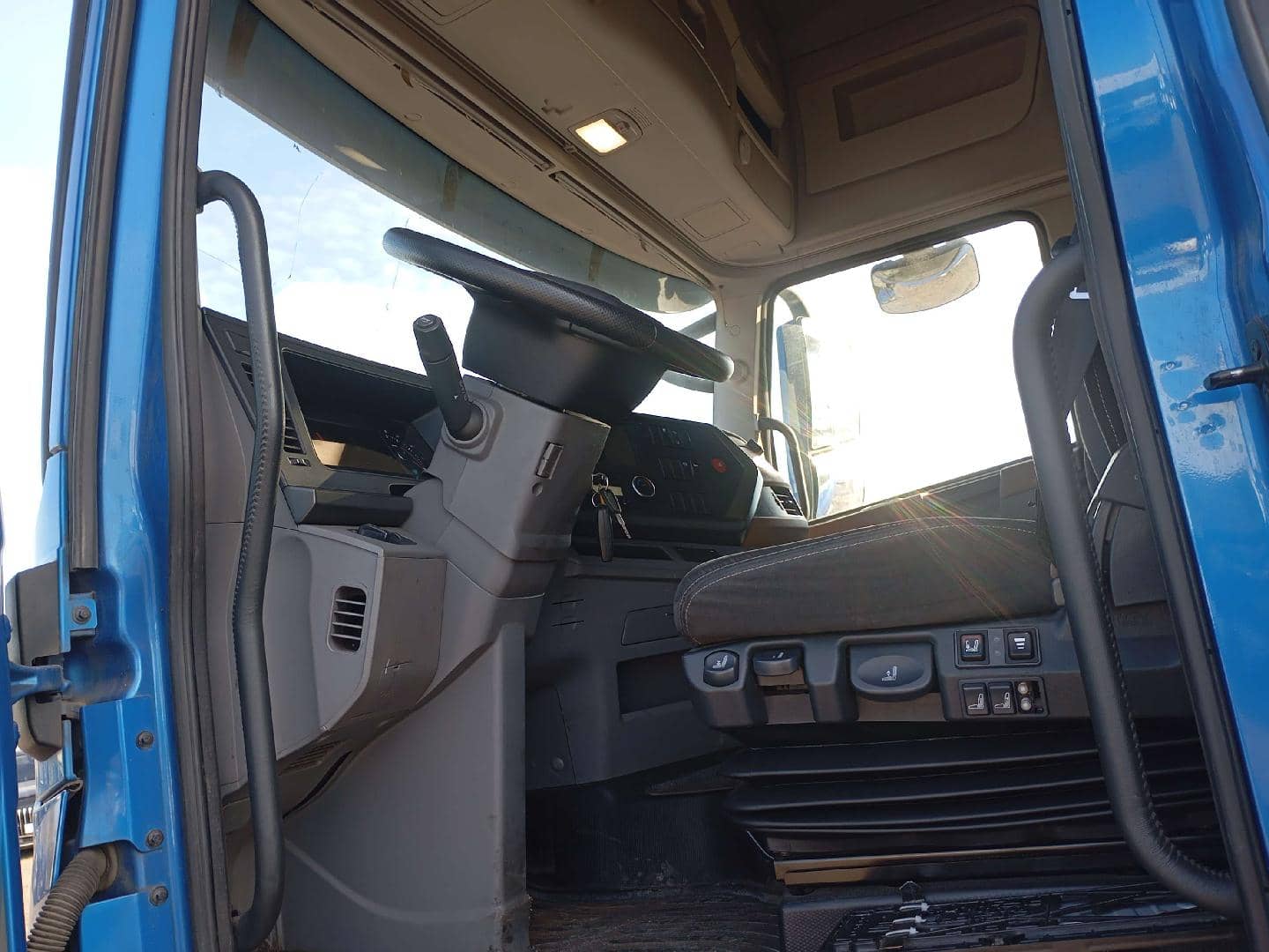 DongFeng DFH4180 4x2,  334 305 км, 2023 года в лизинг