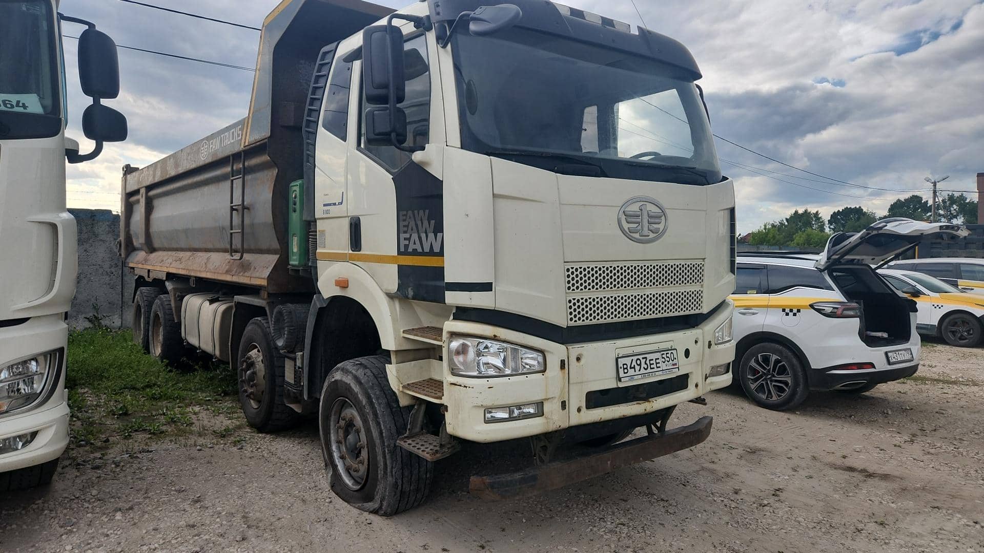 FAW CA3311P66K24T4E5 8х4,  122 471 км, 2023 года в лизинг