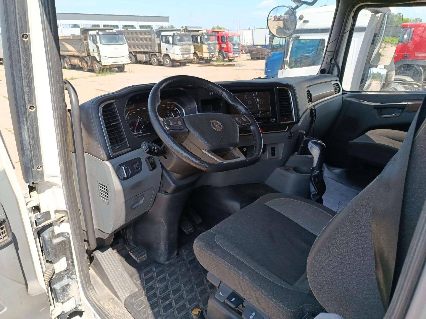 Shacman SX32586V385,  202 594 км, 2023 года в лизинг