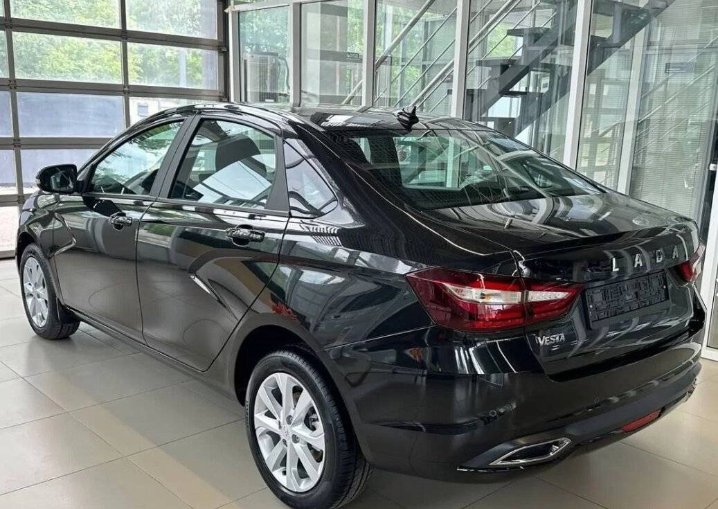 Lada Vesta седан Enjoy 24 1.8 122hp AT