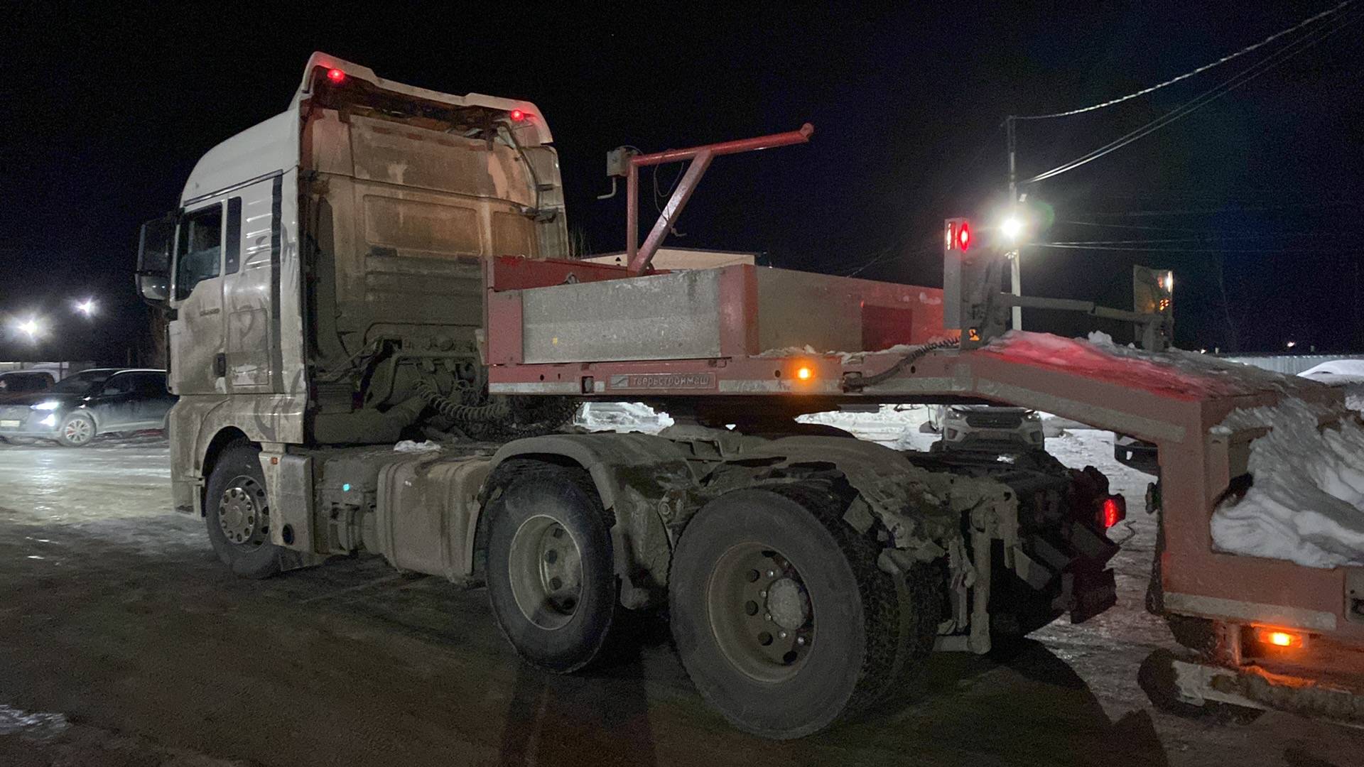 Sitrak С7Н MAX 6×4 ZZ4256V364HE,  144 310 км, 2024 года в лизинг