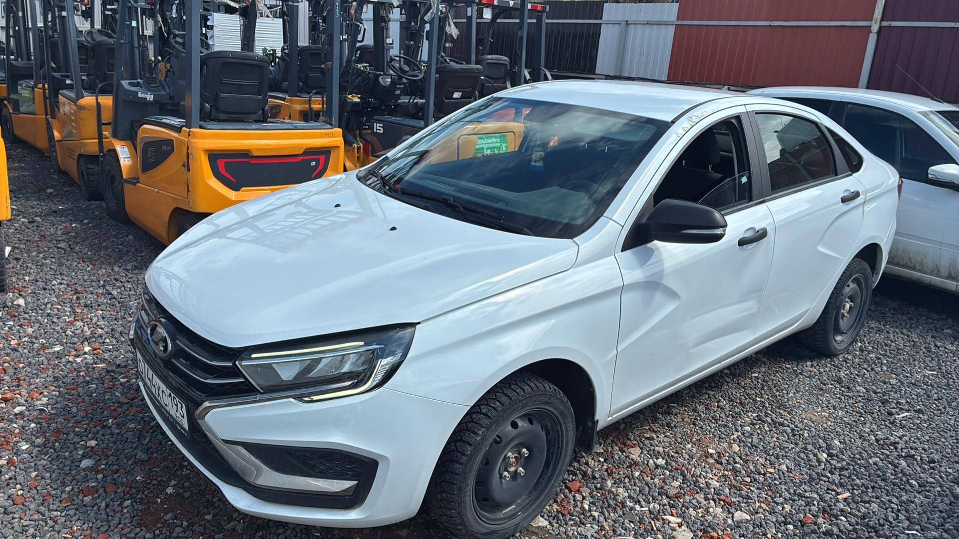 Lada Vesta седан,  20 678 км, 2024 года в лизинг