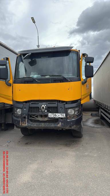 Renault К 440 8X4 (Day cab)