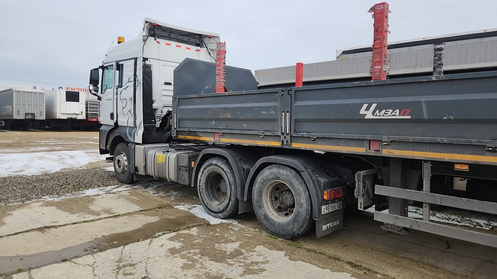 Sitrak С7Н 6×4 ZZ4256V364HE,  45 921 км, 2024 года в лизинг