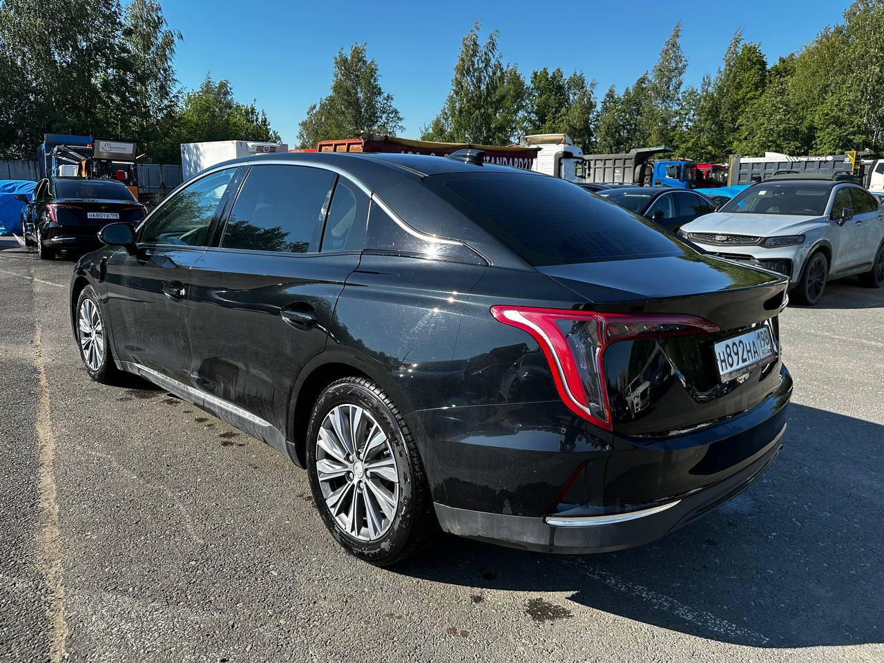 Hongqi E-QM5,  39 734 км, 2022 года в лизинг