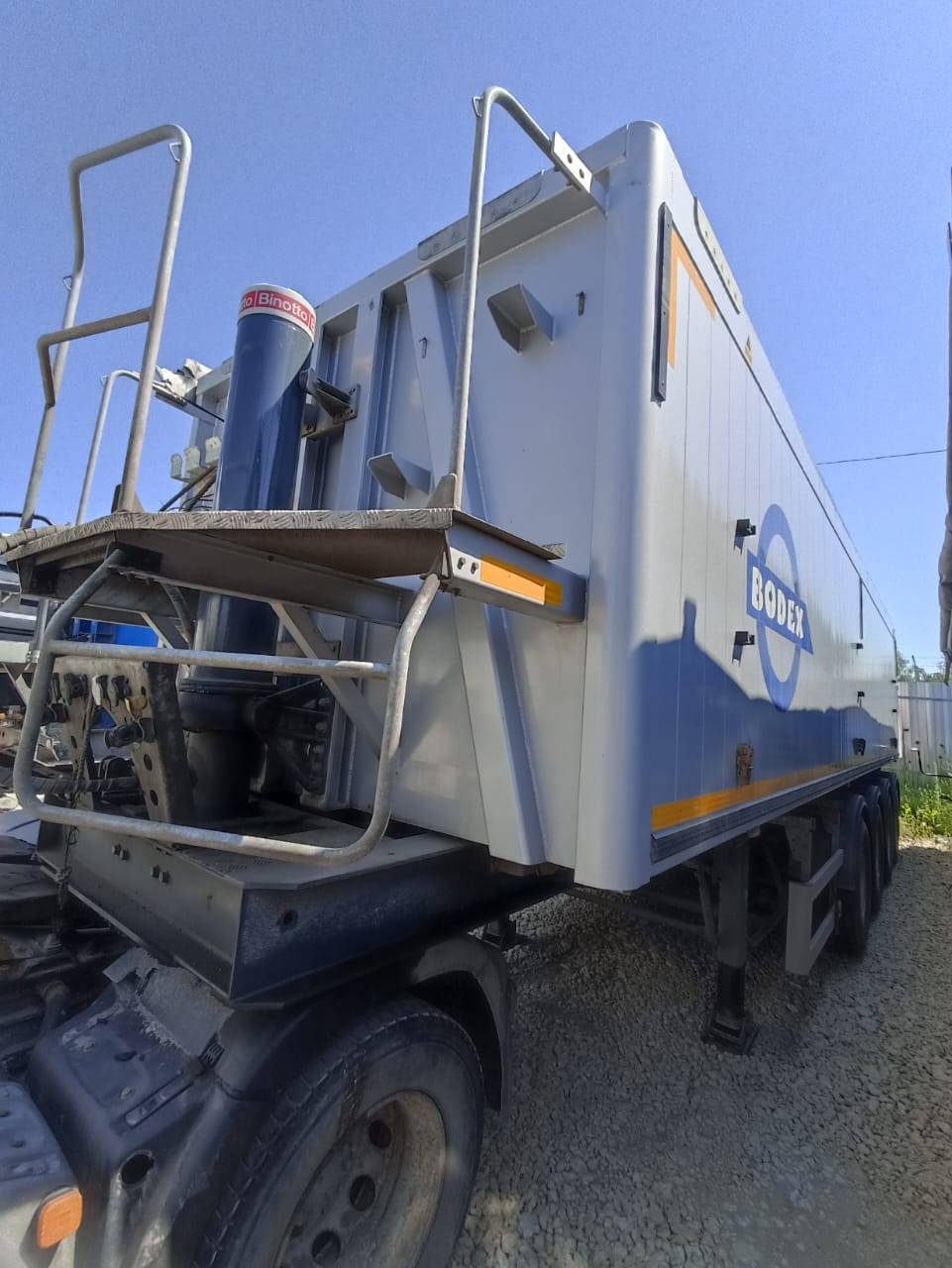 BODEX Самосвальный KIS 4WA1 40 м³